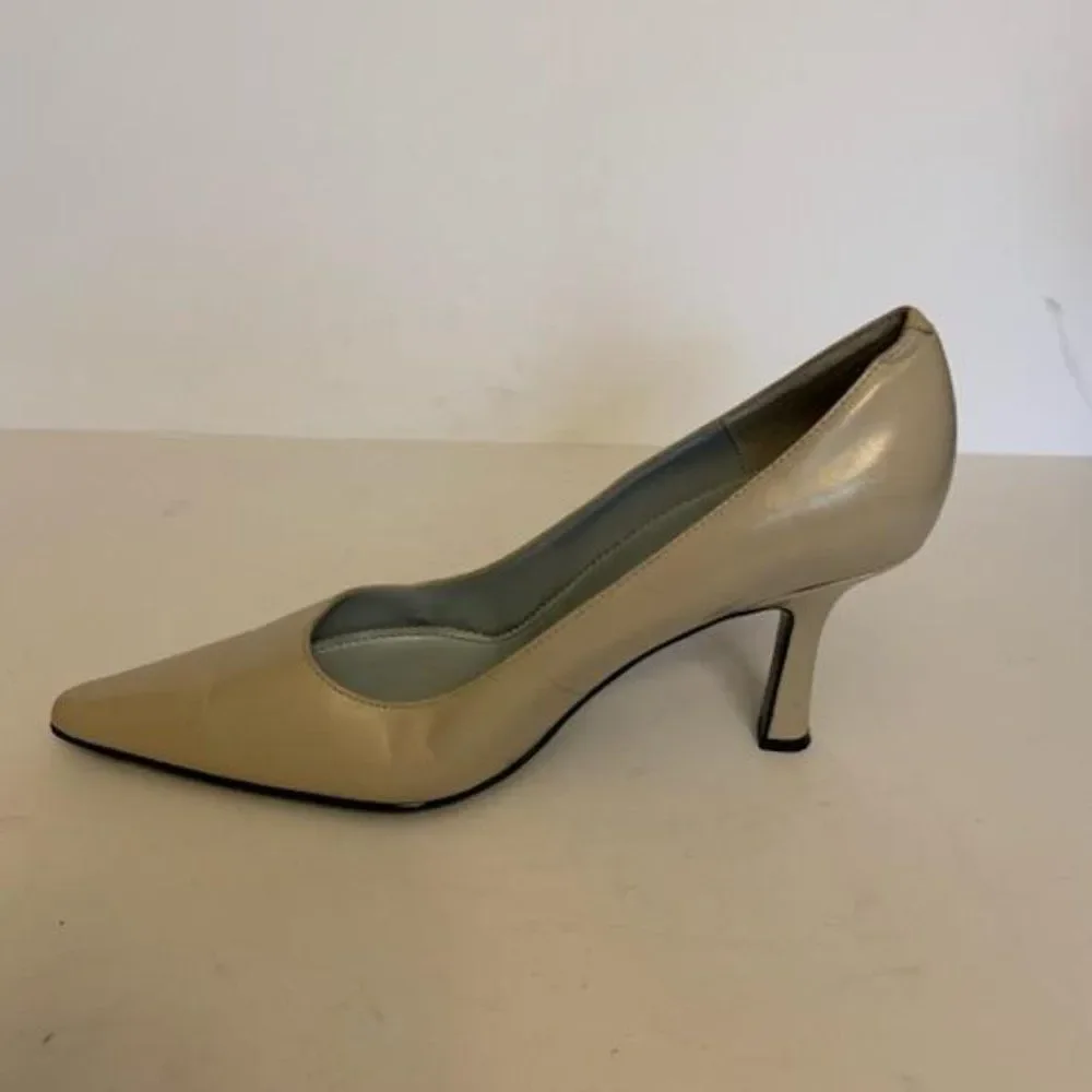 Etienne Aigner Cream Closed Toe Pumps 8M - Picture 5 of 11